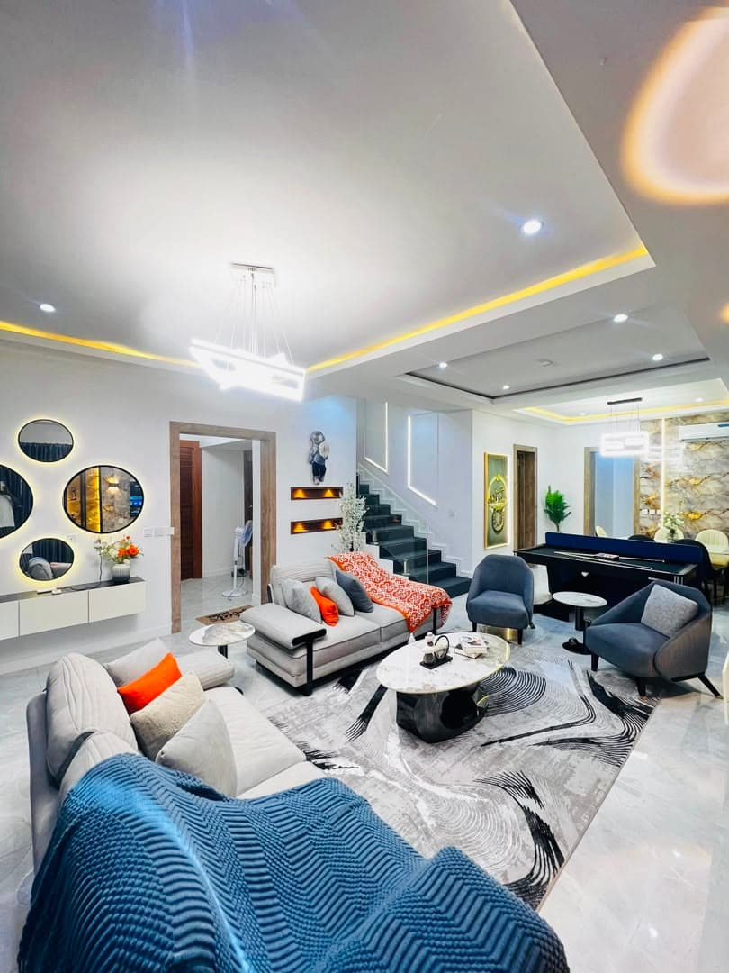 Luxury 4 bedroom mansionette , with snooker , table tennis , pool , gym — 4-bedroom apartment in Lekki, Lagos — photo 1 of 10 (Dwelns)