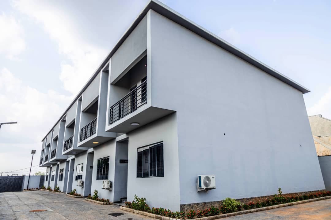 Luxury and stylish Apartment — 2-bedroom apartment in Ibadan, Oyo — photo 1 of 6 (Dwelns)