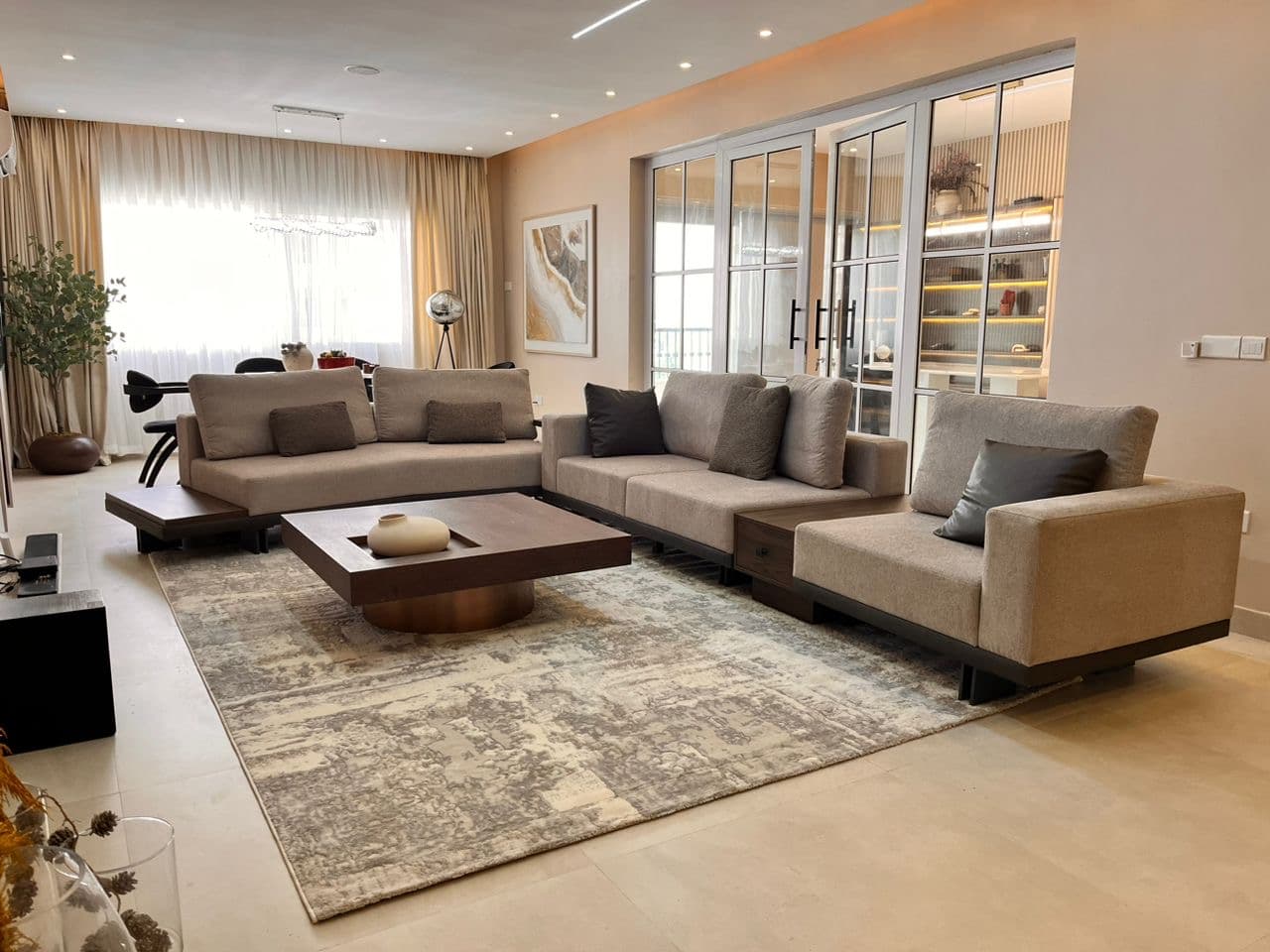 STUNNING 3 Bedroom Apartment Ikoyi . — 3-bedroom apartment in Ikoyi, Lagos — photo 1 of 10 (Dwelns)